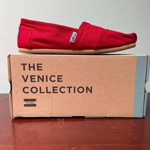 Toms Venice Collection Red Canvas Women's Shoes Size 8.5